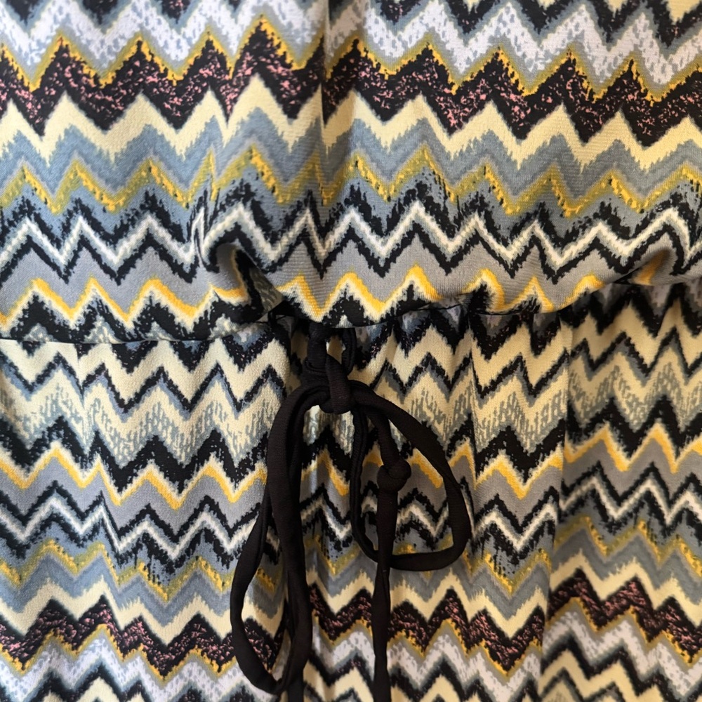 Emma & Michele Black and Cream Chevron Maxi Dress - Picture 5 of 11